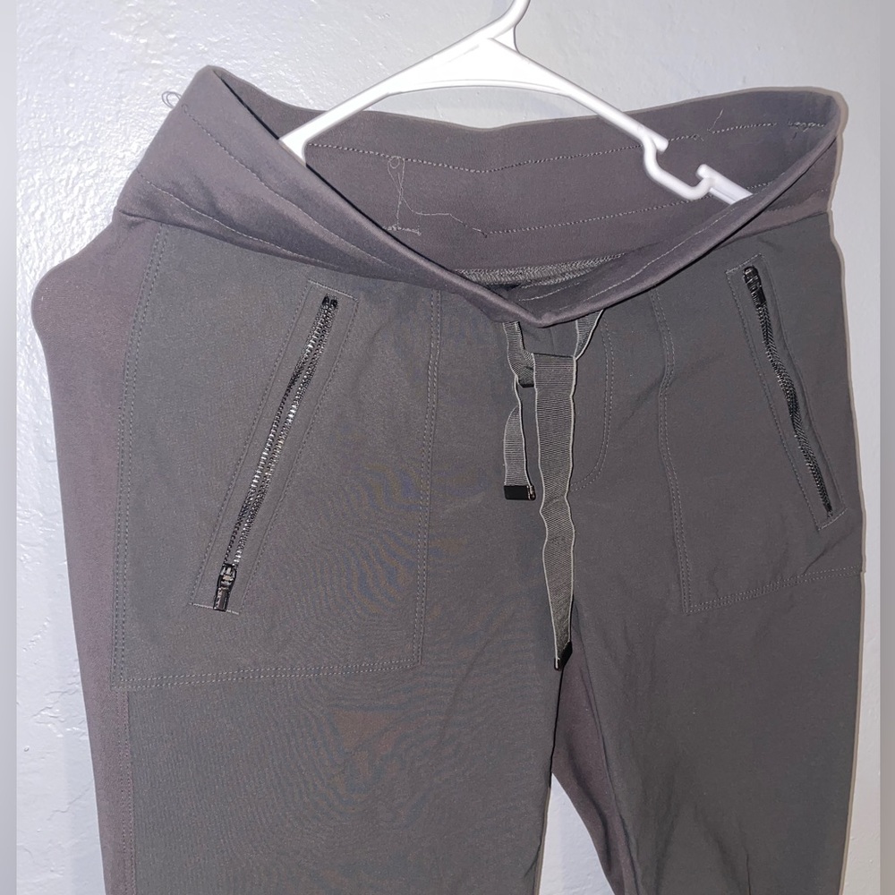 Athleta Hiking Straight Legged/Legging like Pant